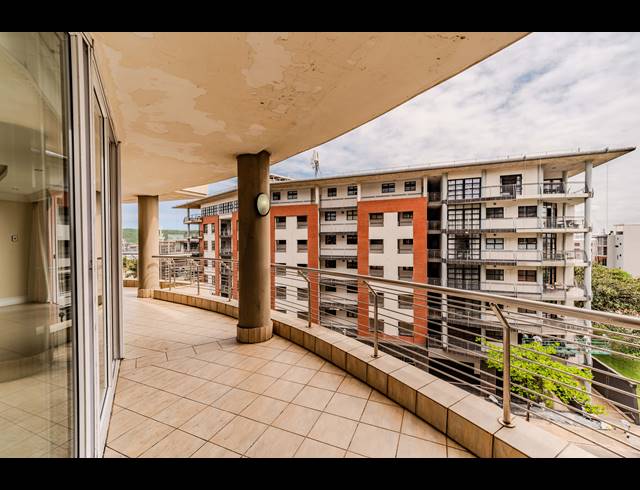 2 BEDROOM APARTMENT FOR SALE IN POINT WATERFRONT